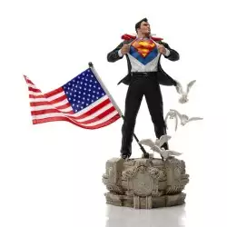 DC COMICS - CLARK KENT DELUXE ART SCALE 1/10 STATUE BY IRON STUDIOS DC COMICS - CLARK KENT DELUXE ART SCALE 1/10 STATUE BY IRON STUDIOS